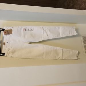 White Levi's size 0 w25